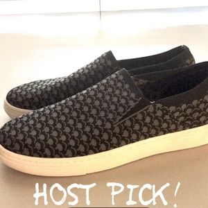 🦋Skechers Street 9.5 Slip On🦋